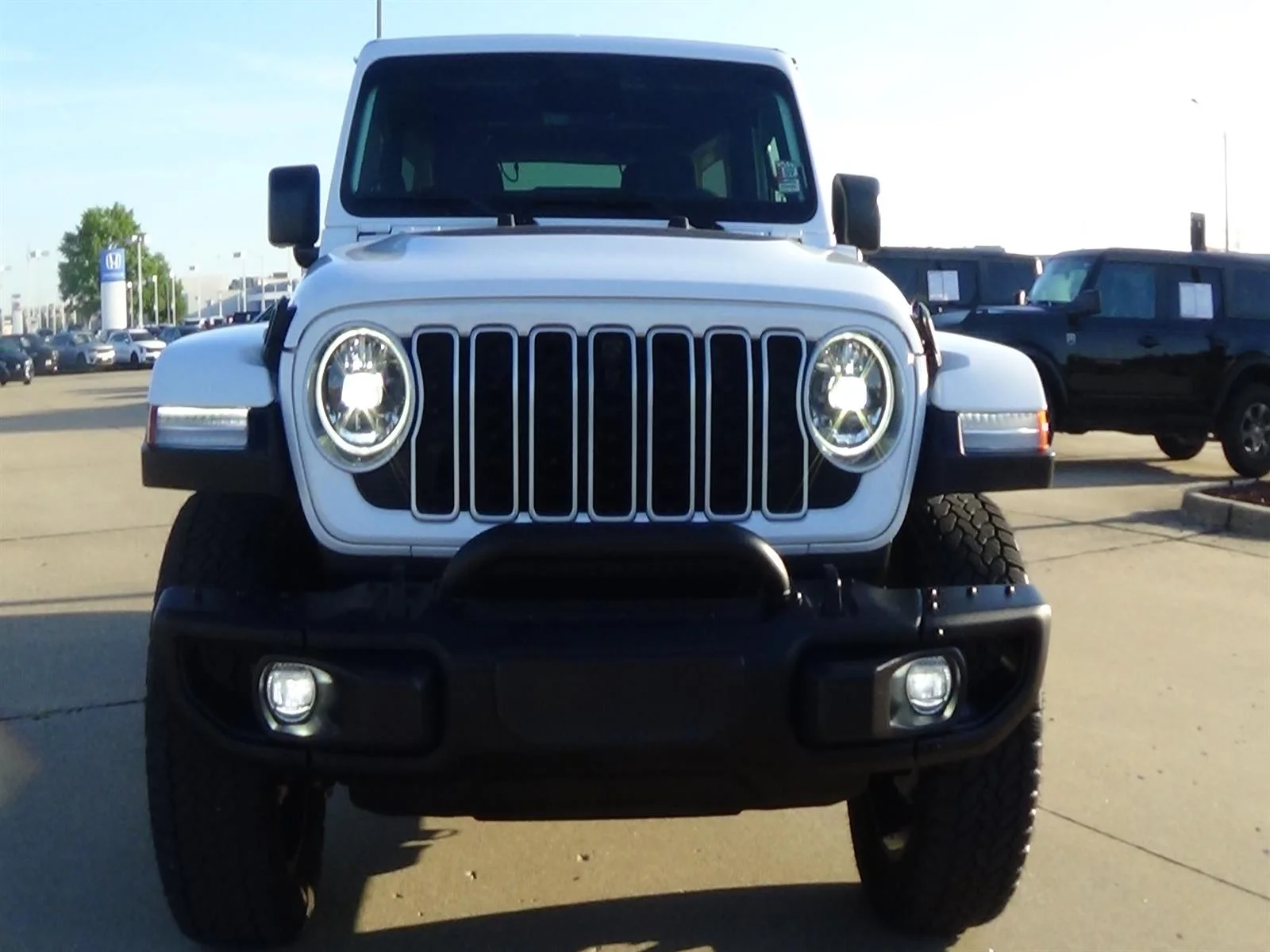 Certified Used 2025 Bright White Clear Coat (pw7) Jeep Backcountry 4xe image 3
