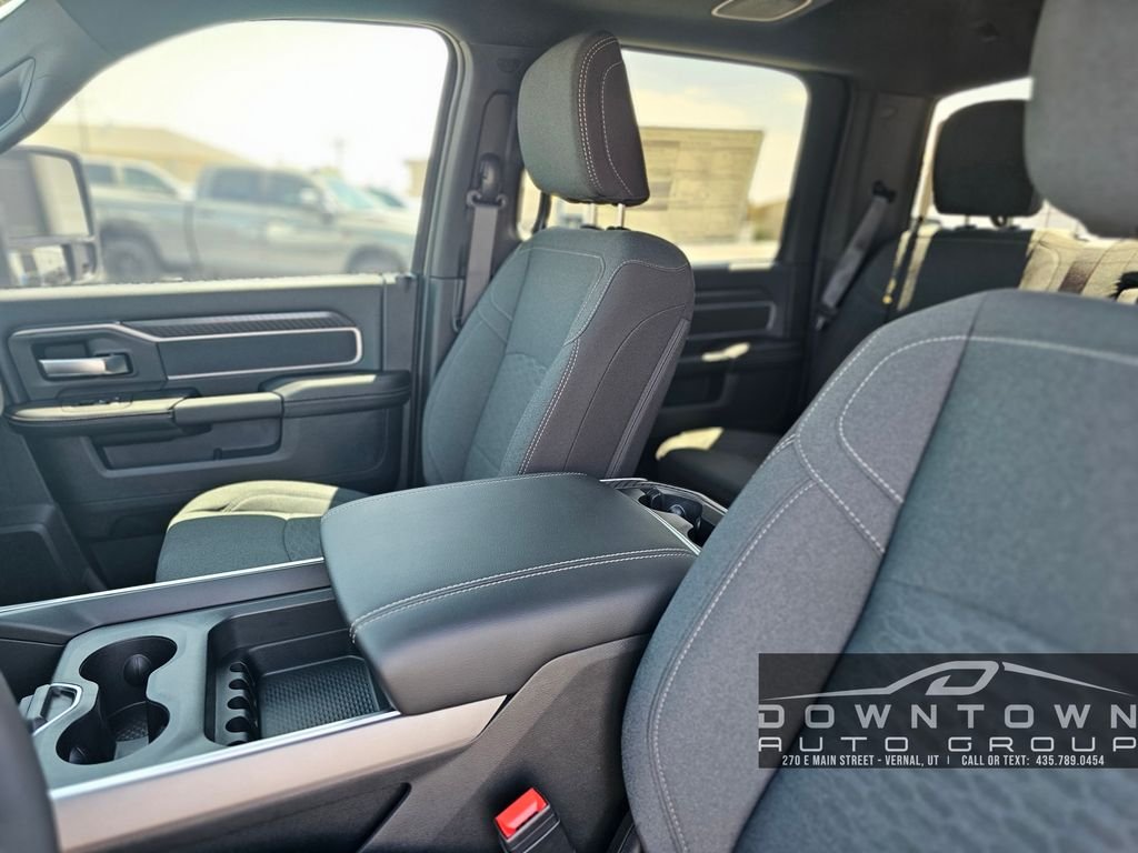 New 2026 Granite Crystal Metallic Clearcoat RAM Big Horn image 25