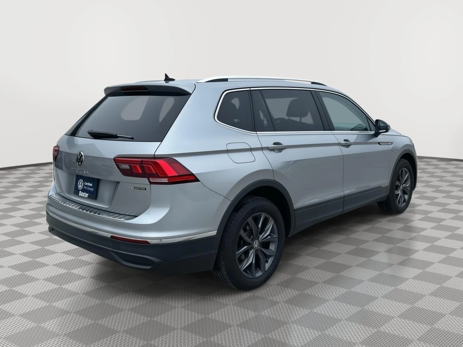 Certified Used 2022 SILVER Volkswagen SE image 11