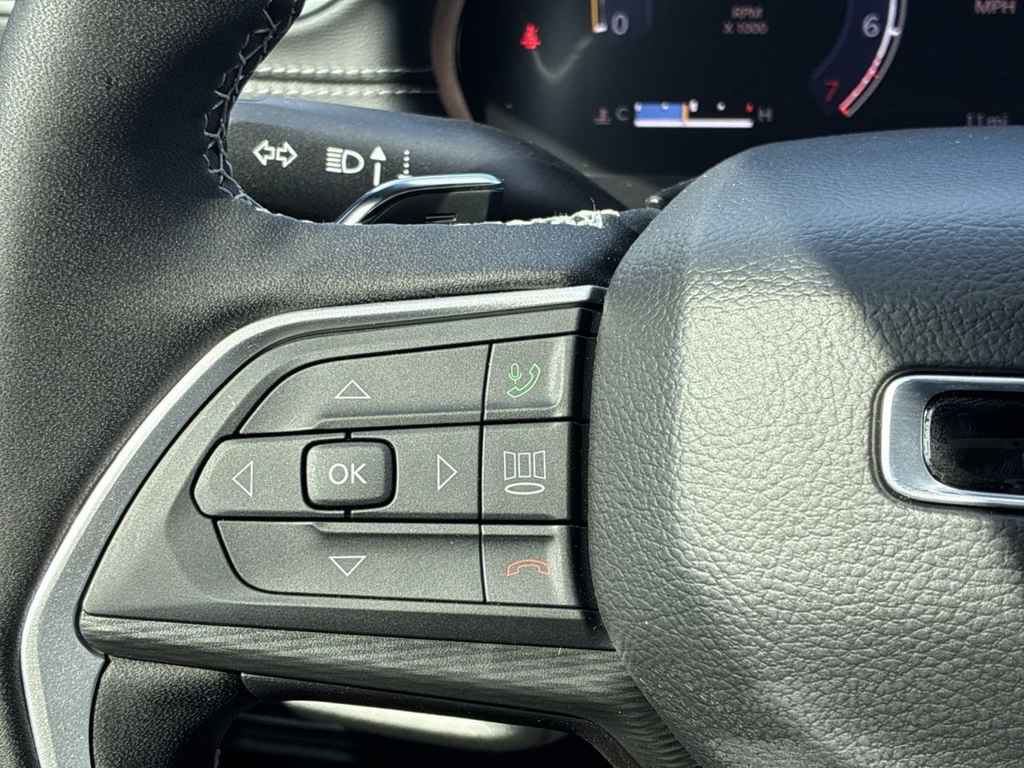 New 2025 White Jeep Laredo X image 41
