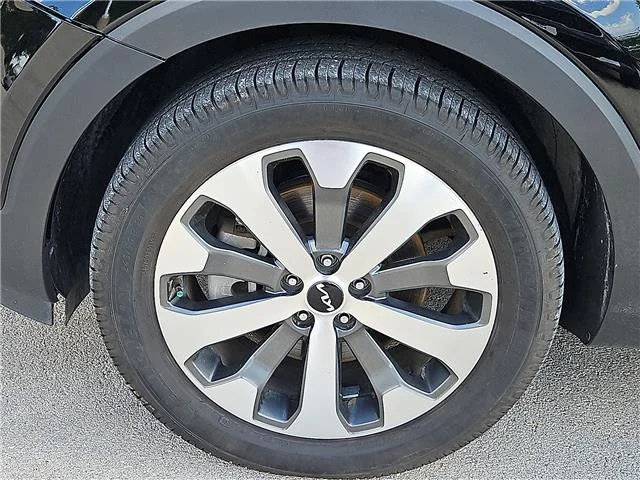 Used 2022 Black Copper KIA EX Front-Wheel Drive image 7