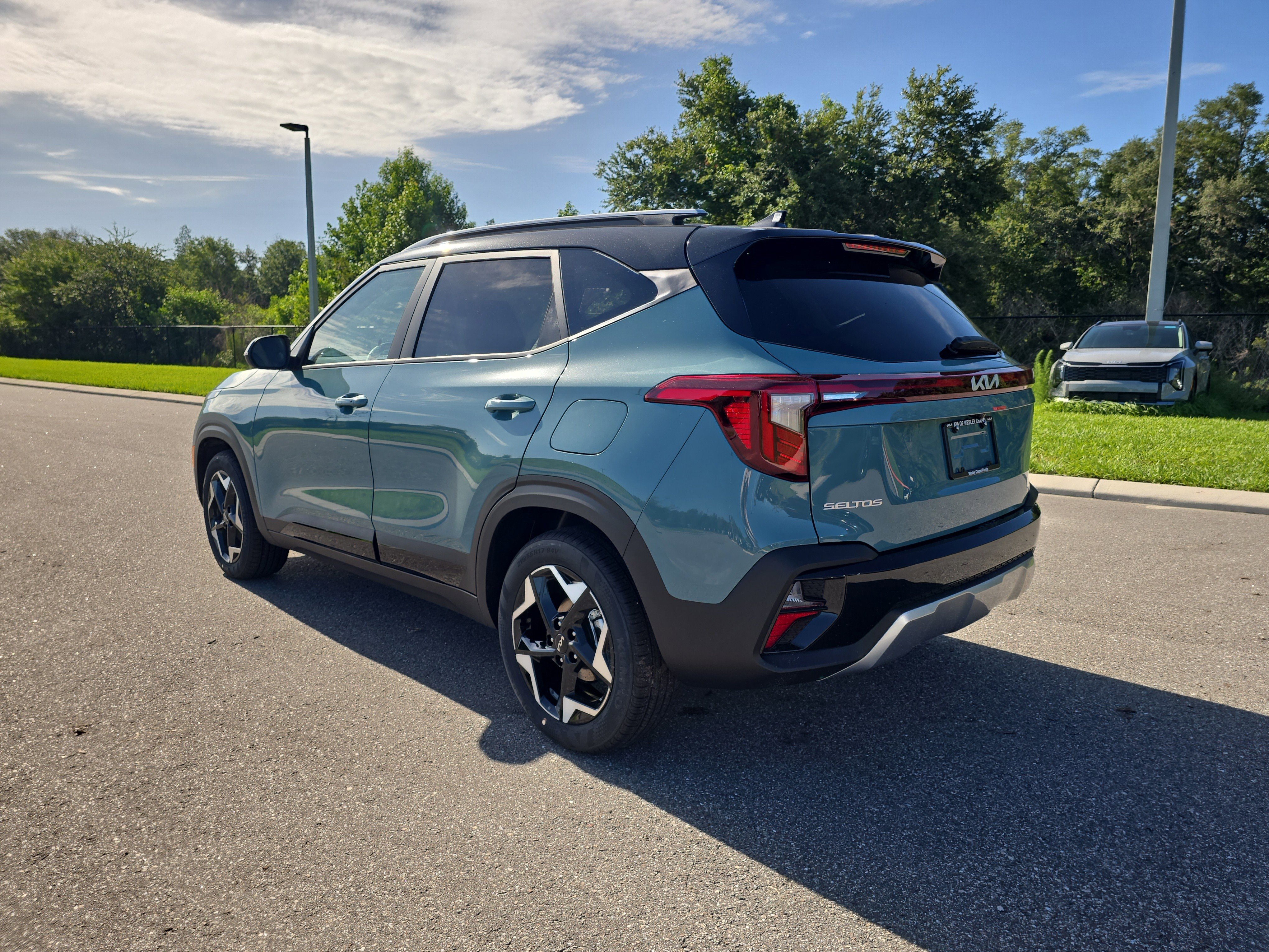 New 2026 Pluton Blue / Black Roof Kia S image 6
