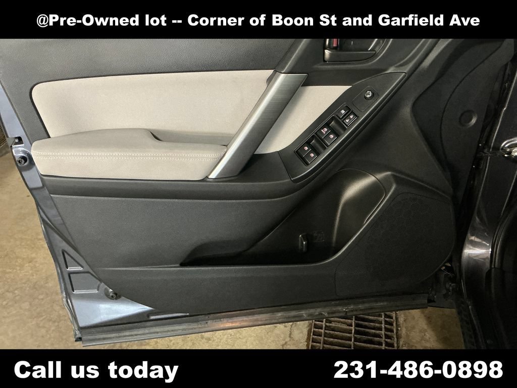 Used 2014 Grey Subaru 2.5i Premium image 15