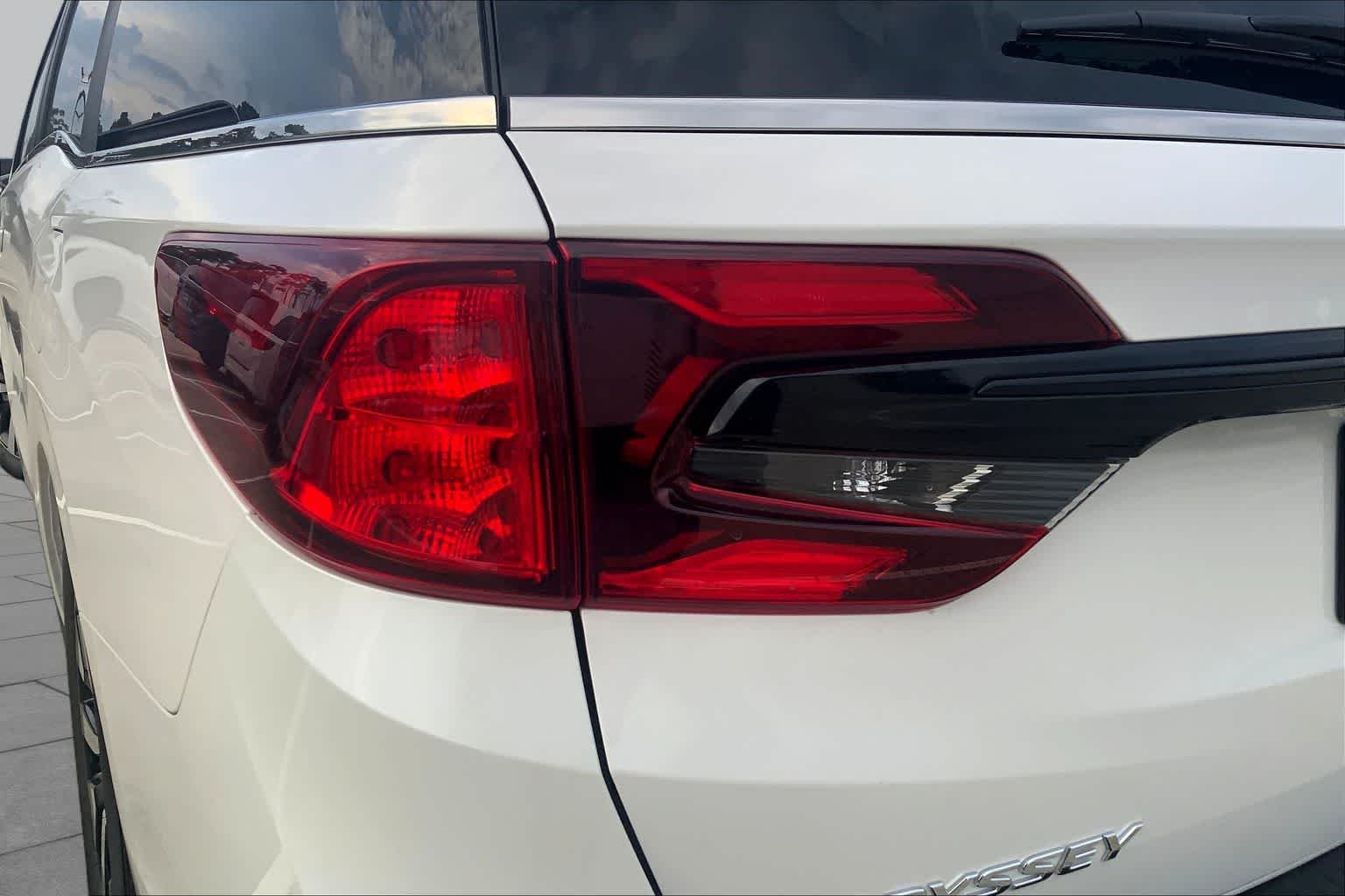 New 2026 Platinum White Pearl Honda EX-L image 14
