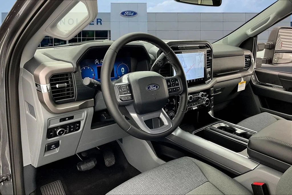 New 2025 Gray Metallic Ford XLT image 7
