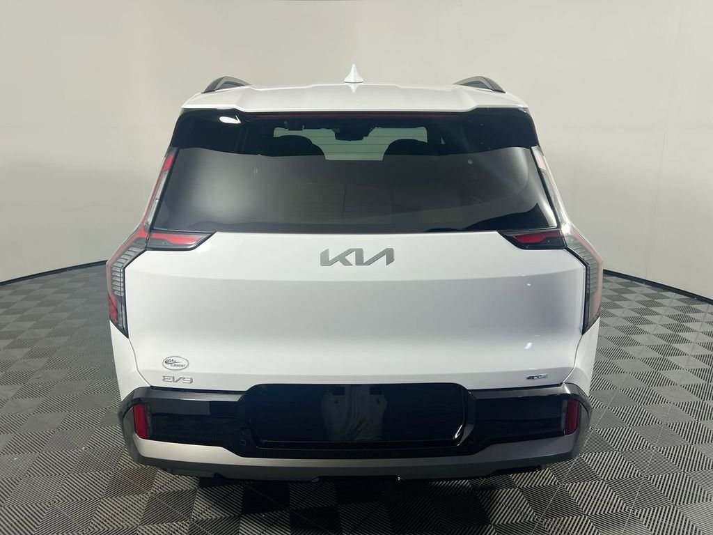 New 2026 Glacial White Pearl / Black Ro Kia GT-Line AWD image 4
