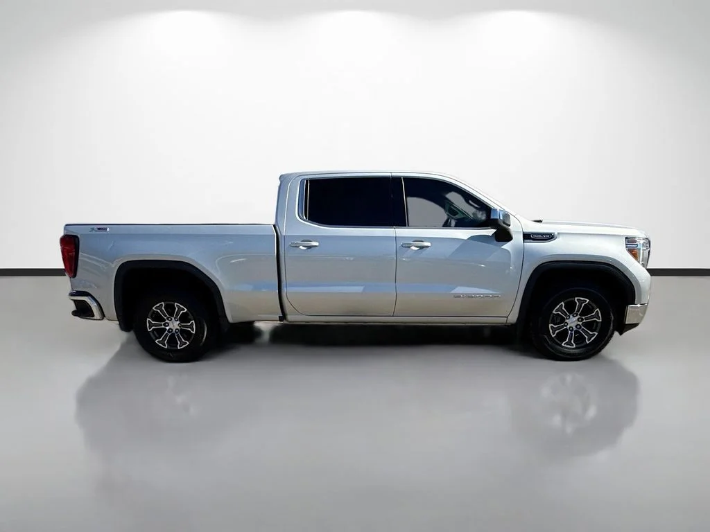 2021 GMC Sierra SLE 4WD Crew Cab Short Box's photo