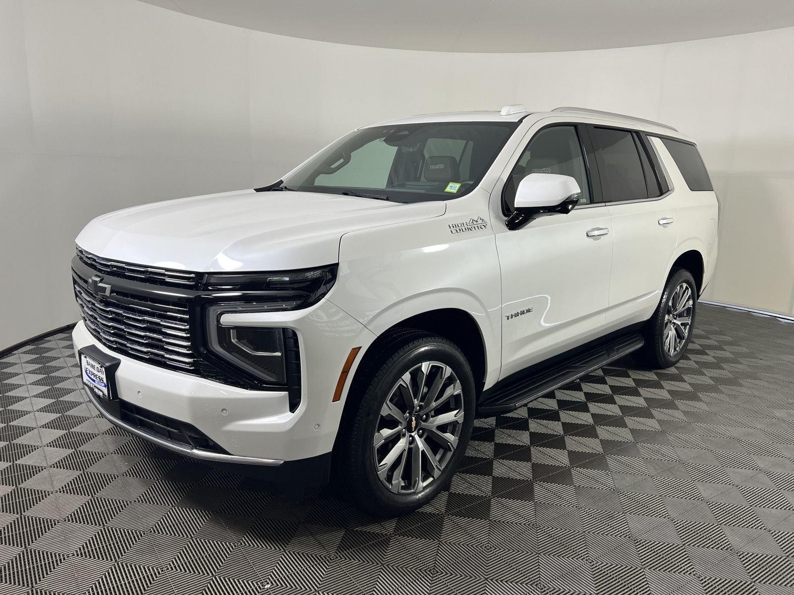 Used 2025 Iridescent Pearl Tricoat Chevrolet High Country image 35