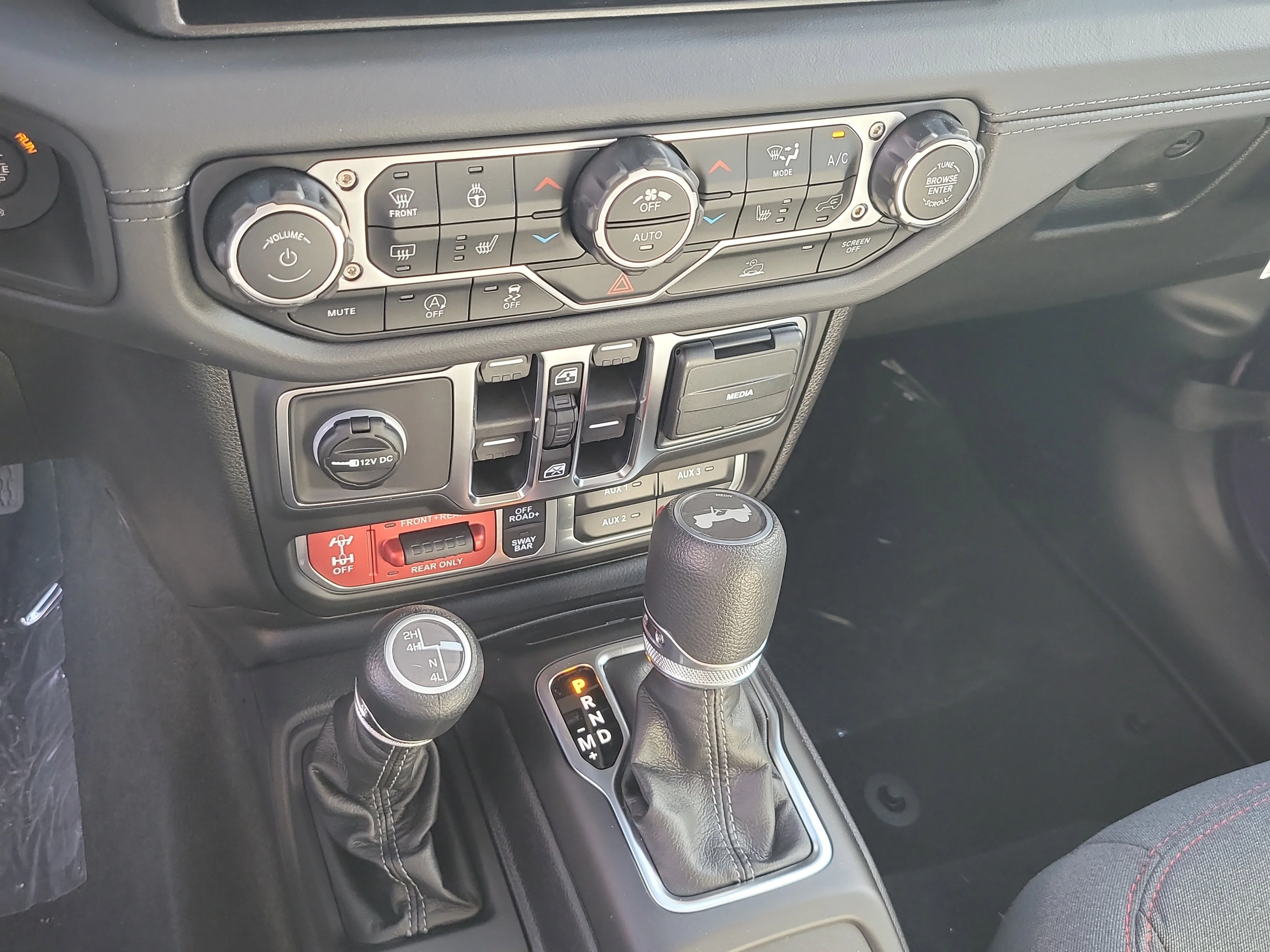 New 2026 Reign Jeep Rubicon image 18