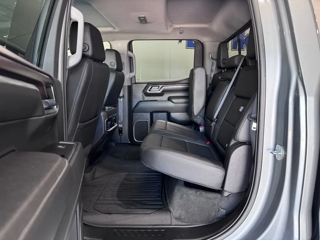 2023 GMC Sierra 1500 SLT - Photo 13