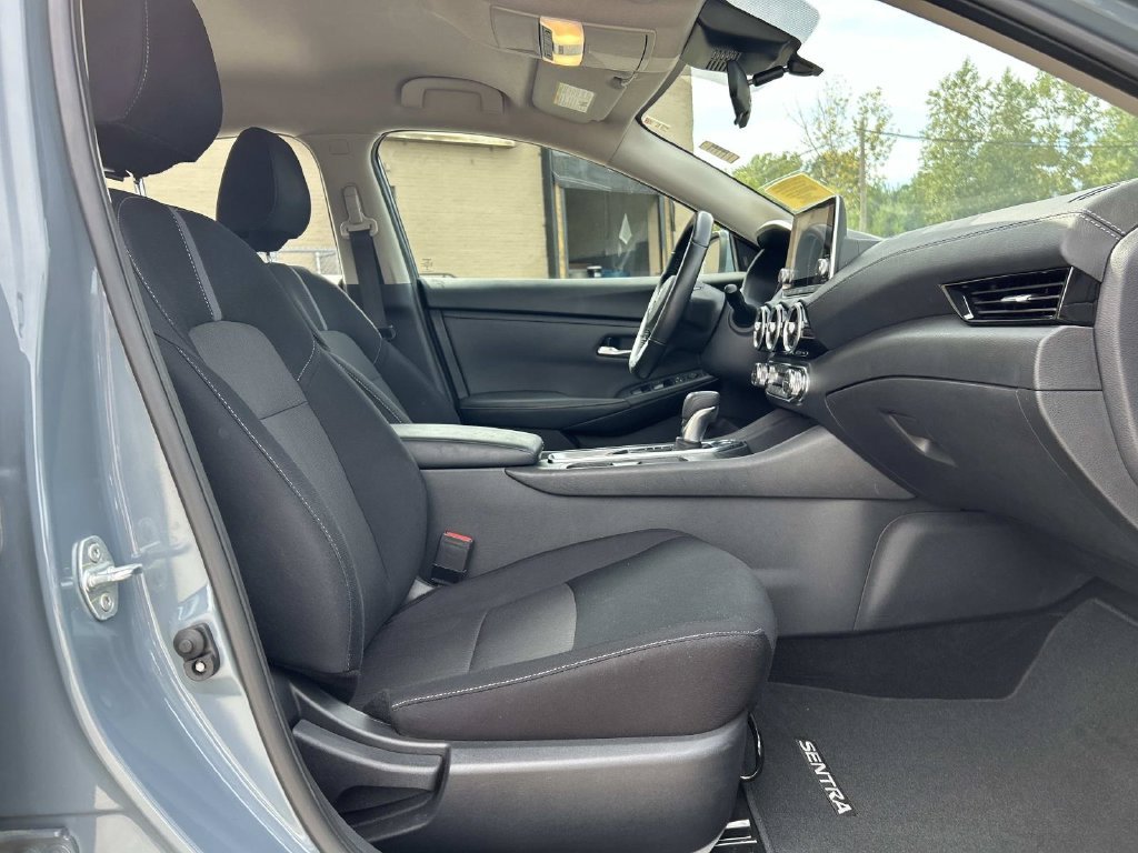 Used 2024 Gray Nissan SV image 16
