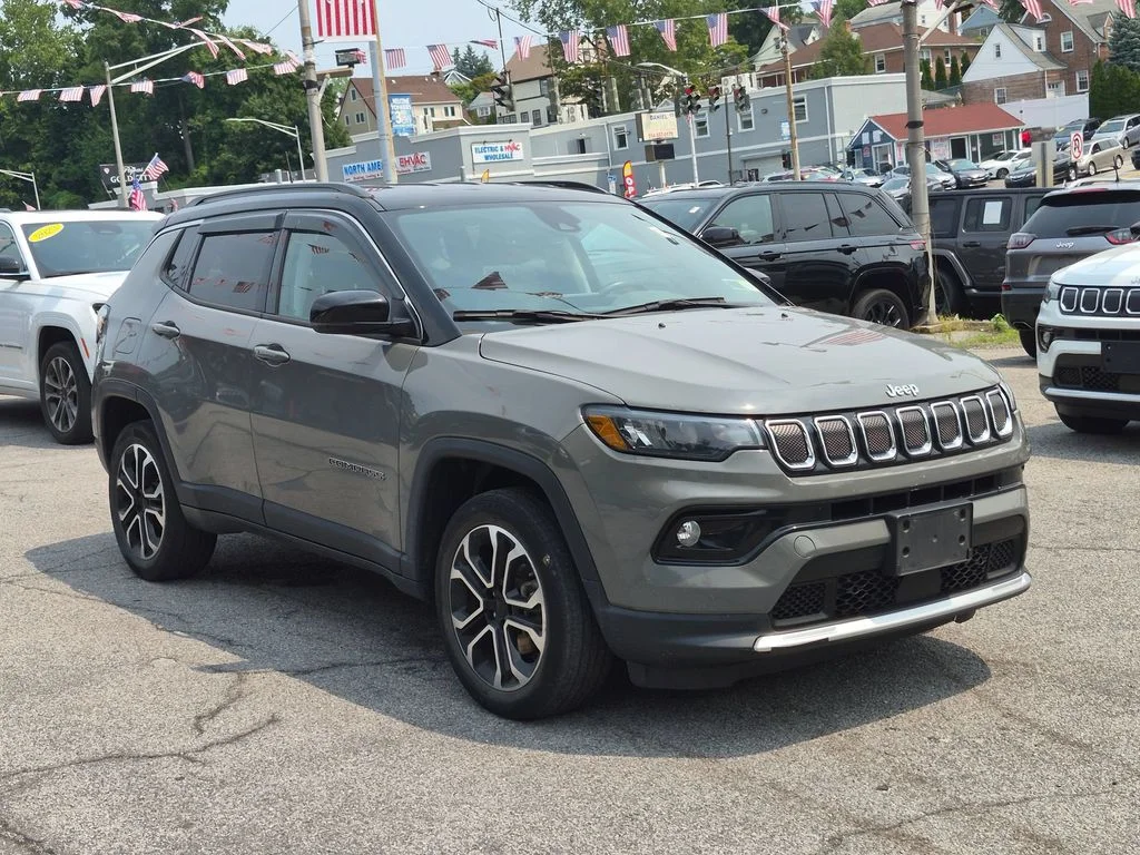 Used 2022 Gray Jeep Limited image 4