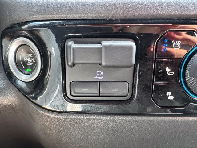 Used 2022 Blue Chevrolet ZR2 image 29