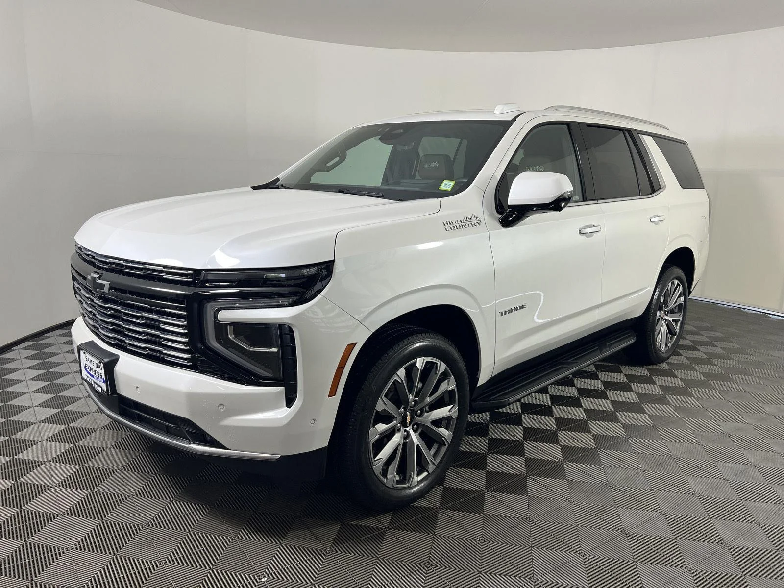 Used 2025 Iridescent Pearl Tricoat Chevrolet High Country image 35