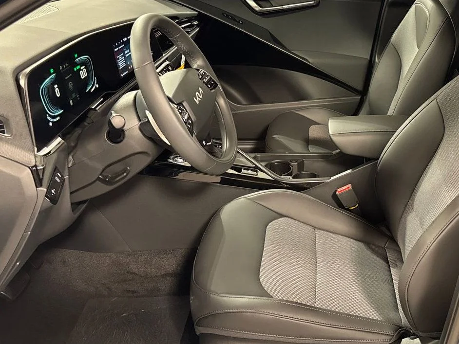 New 2026 Aurora Black Pearl Kia EX image 3