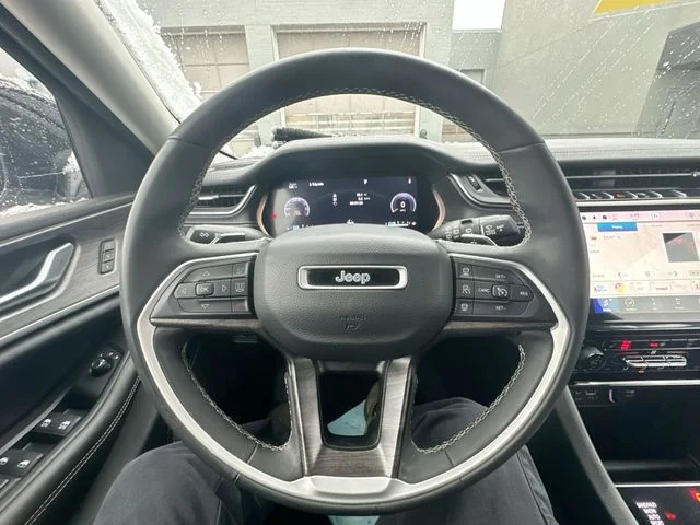 Used 2023 Silver Jeep Limited image 16