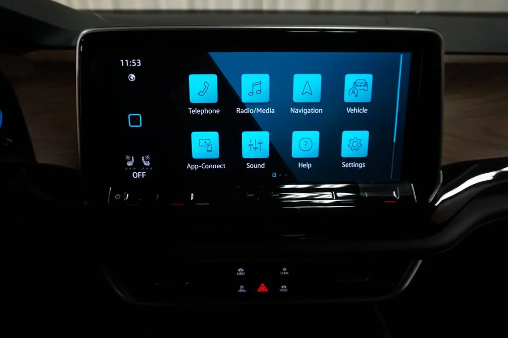 New 2026 Black Volkswagen 2.0T SE w/Technology image 15