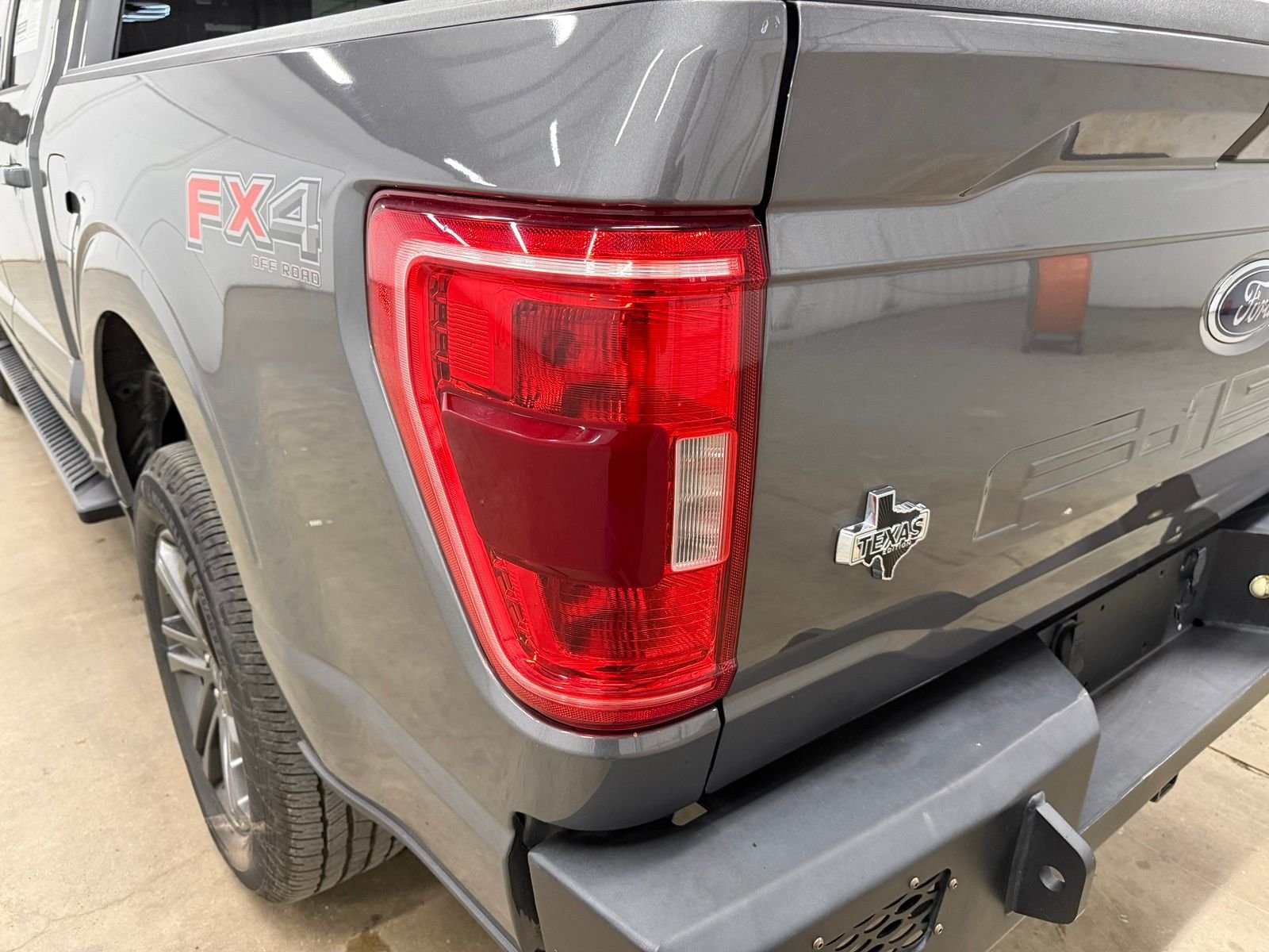 Used 2022 Gray Ford XLT image 10