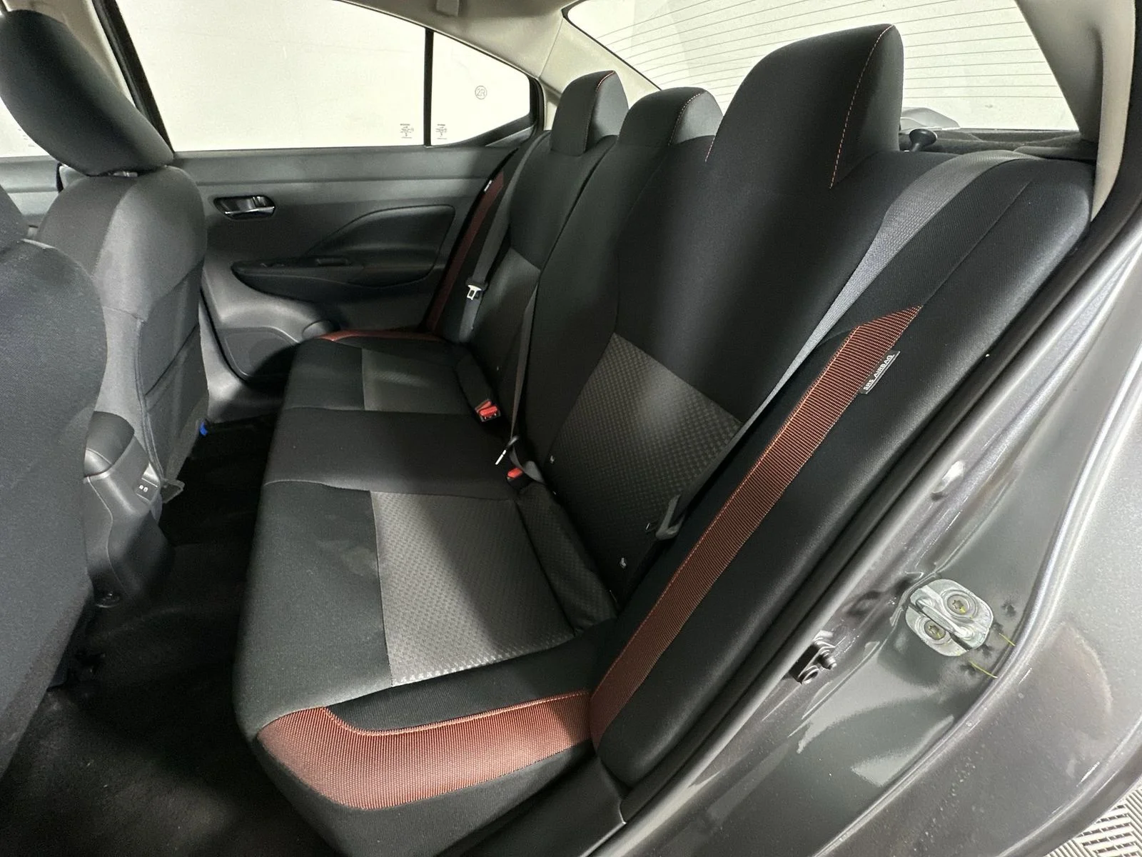 2025 Nissan Versa Sedan SR - Photo 23