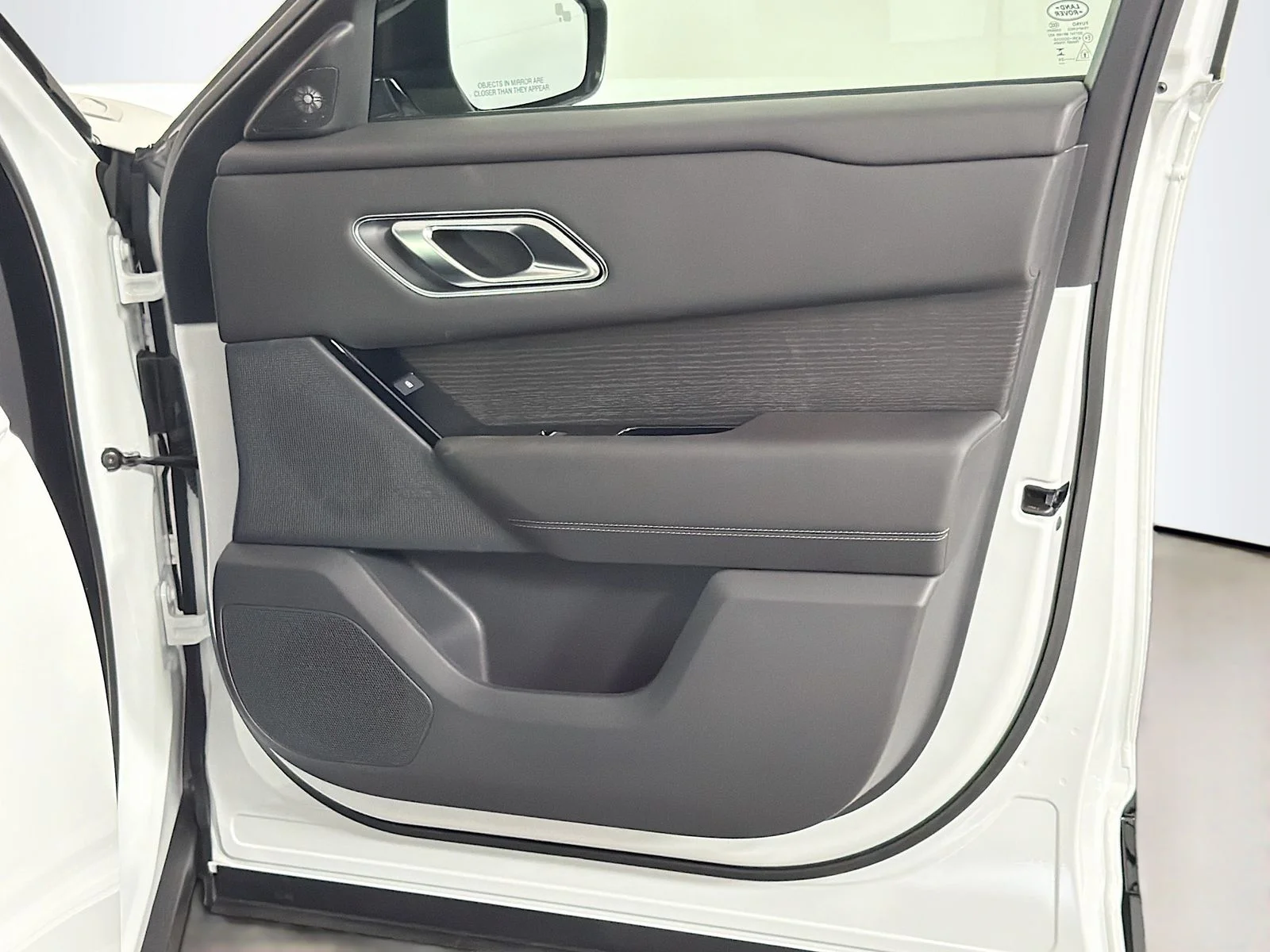 New 2026 Fuji White Land Rover Belgravia Edition image 33