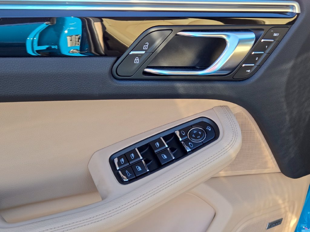 2022 Porsche Macan S - Photo 17