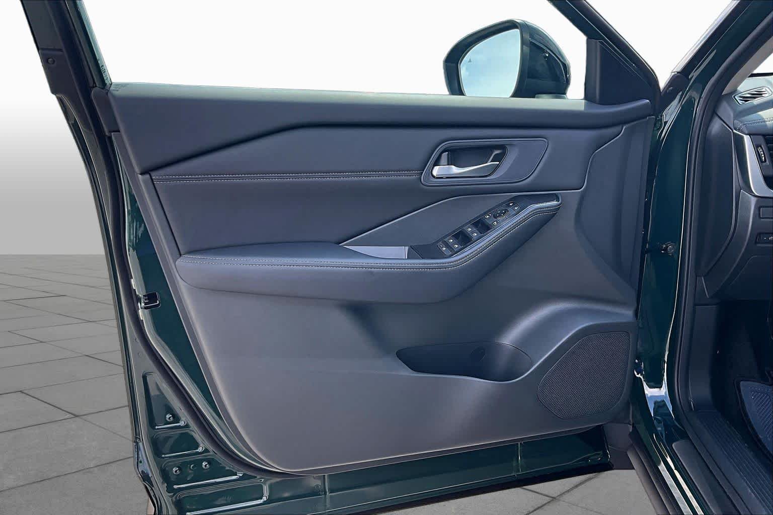 New 2027 Obsidian Green Pearl Nissan Dark Armor image 10