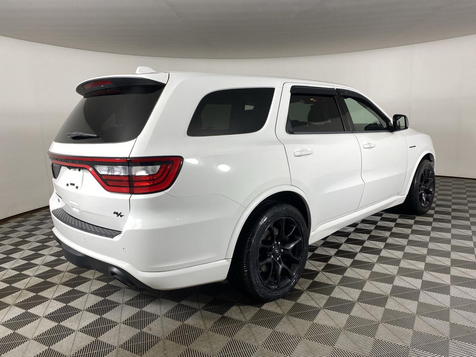 Used 2021 White Knuckle Clearcoat Dodge R/T image 10
