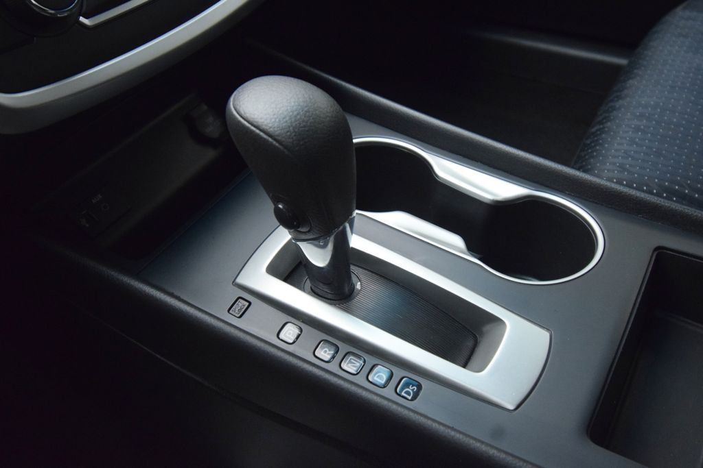 Used 2016 Silver Nissan 2.5 SV image 18