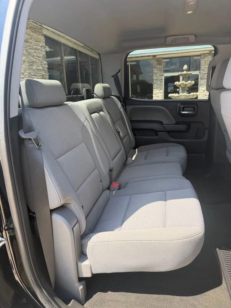 Used 2018 Black Chevrolet Custom image 25