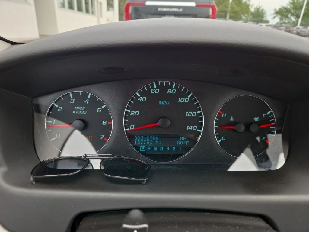 Used 2010 White Chevrolet LT image 6