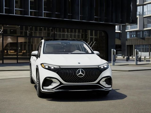 Certified Used 2023 White Mercedes-Benz 580 image 10
