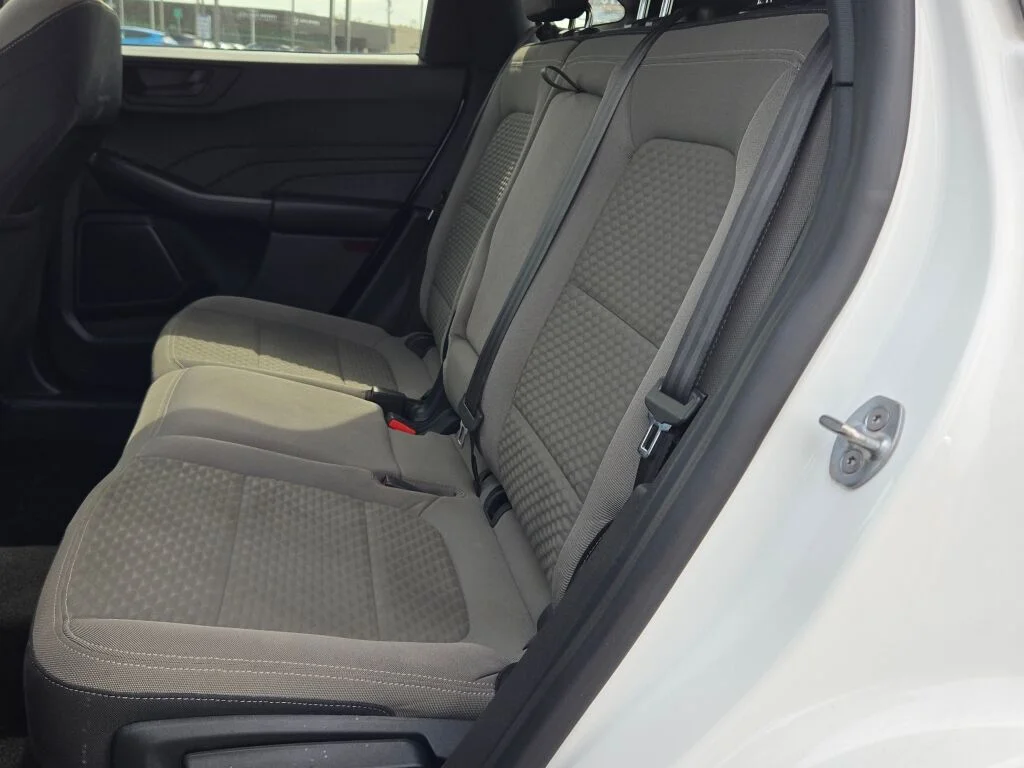 Used 2022 White Ford SE image 18