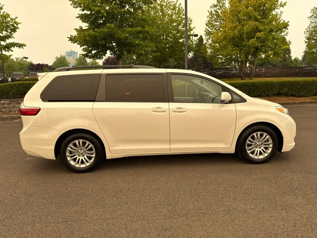 Used 2015 Blizzard Pearl Toyota XLE image 8