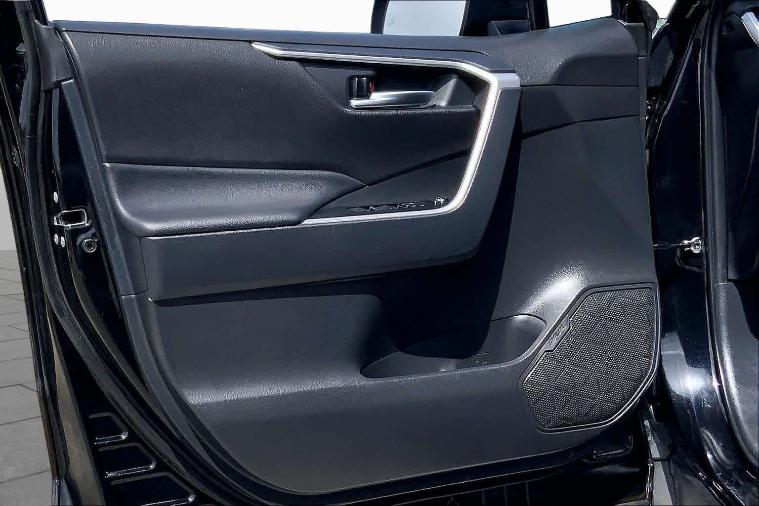 Used 2025 Midnight Black Metallic Toyota XLE image 21