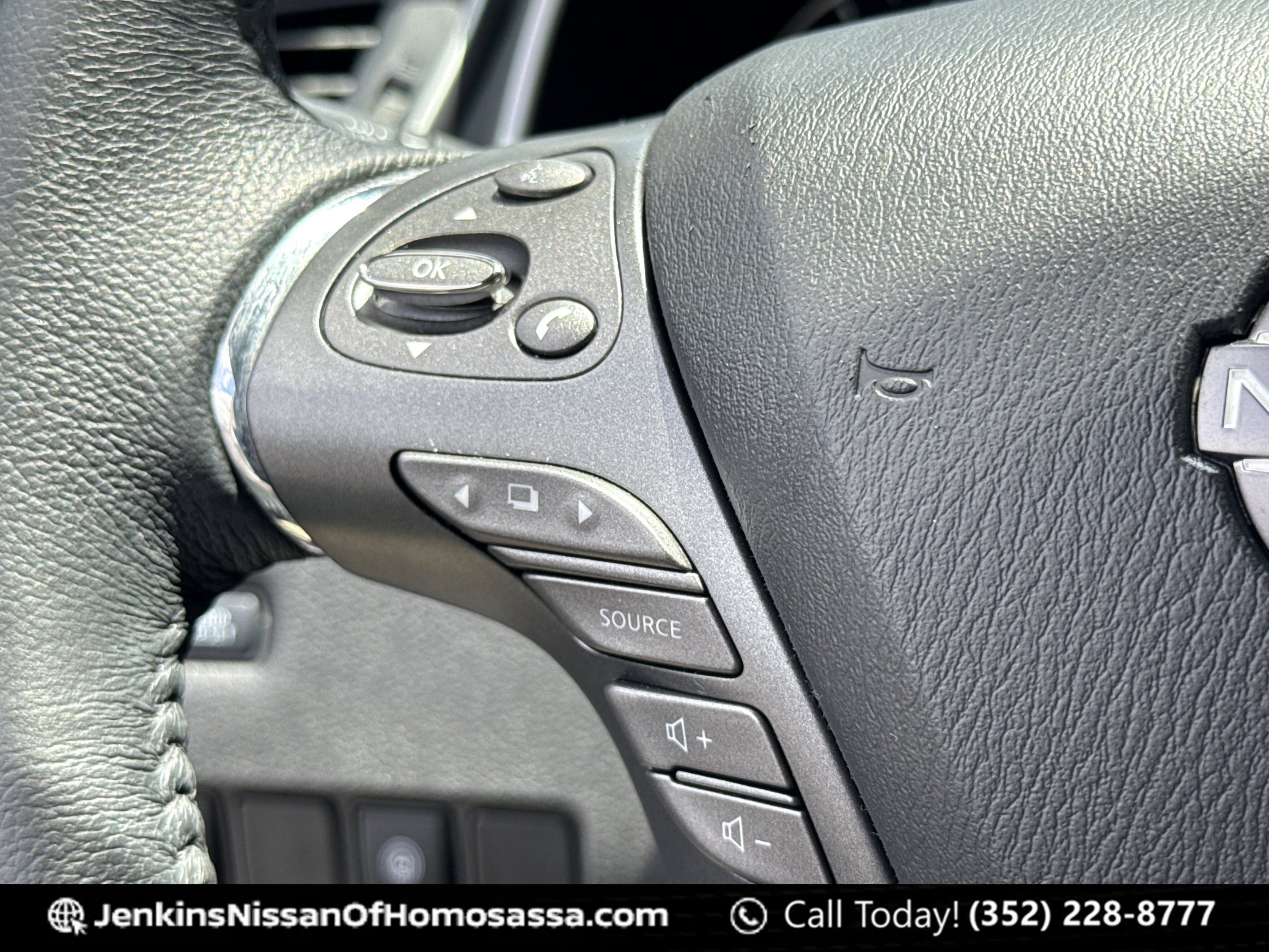 Used 2023 Pearl White Tricoat Nissan SV image 31