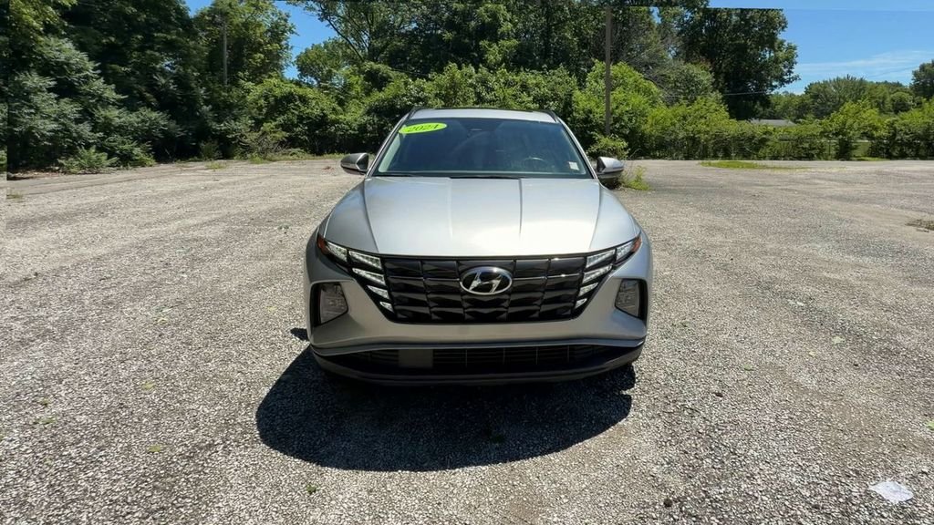 Used 2024 Silver Hyundai SEL image 3