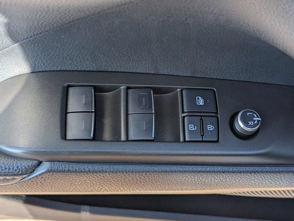 Used 2022 Silver Toyota XSE V6 image 17