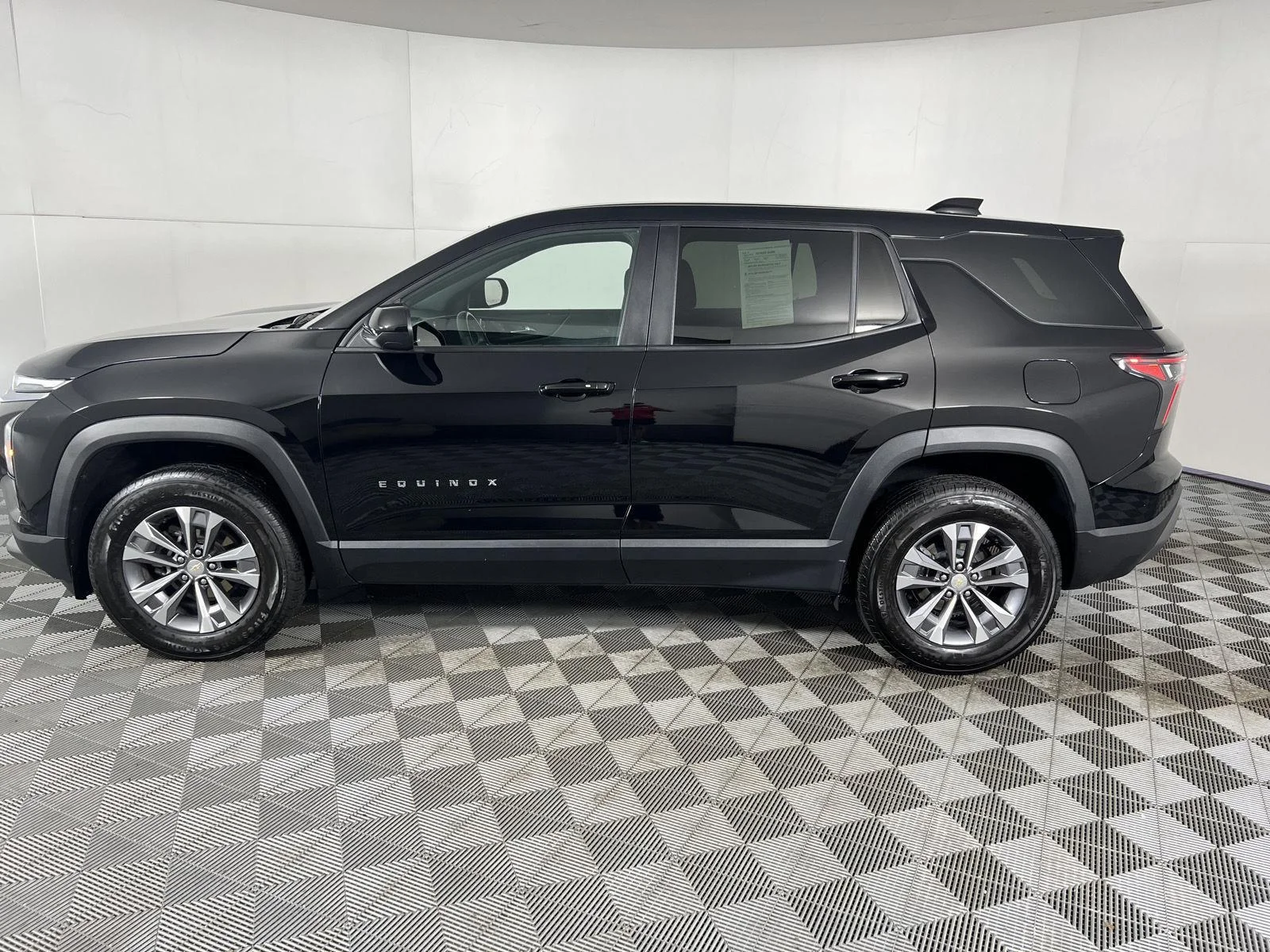 Used 2025 Mosaic Black Metallic Chevrolet FWD LT image 13
