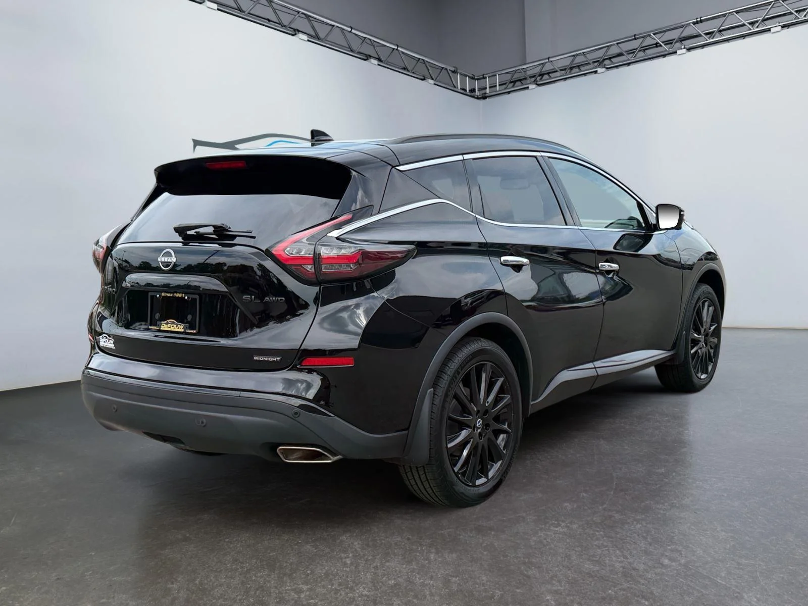 Used 2023 Super Black Nissan SL image 3