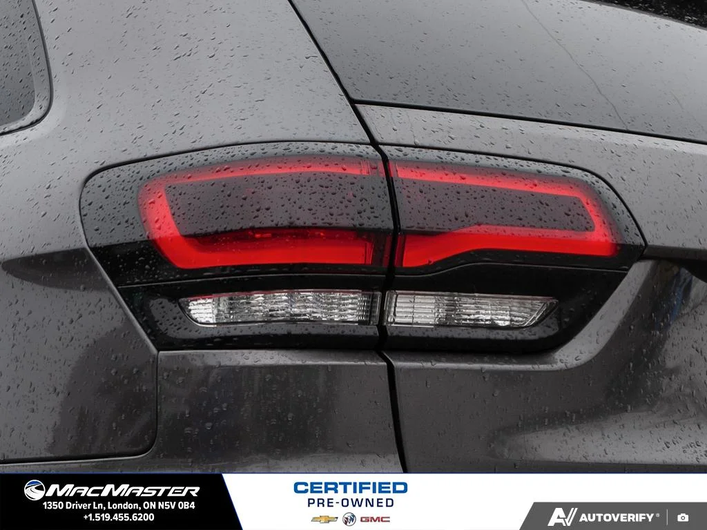 Certified Used 2018  Jeep Laredo image 15