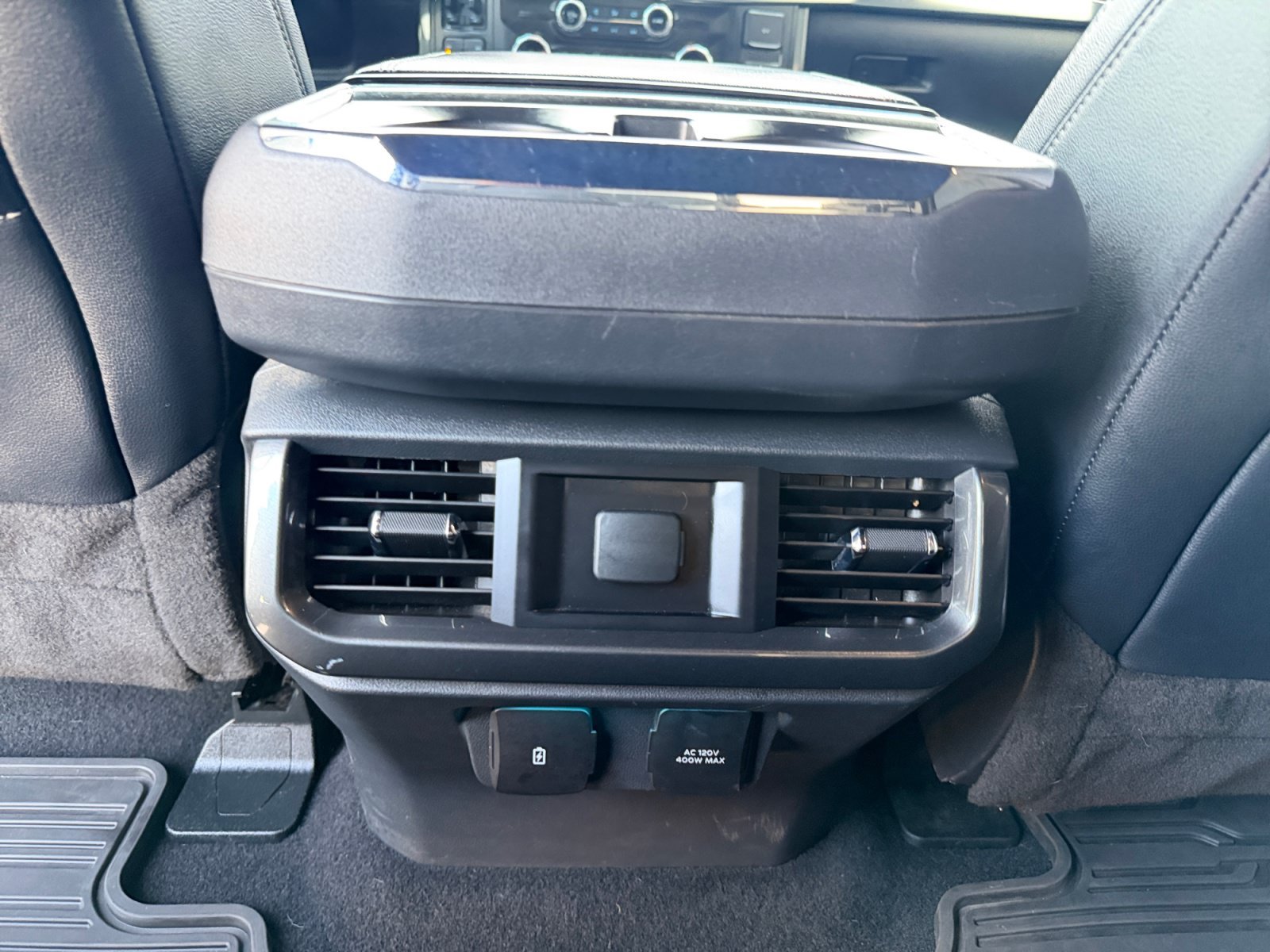 Used 2023 Agate Black Metallic Ford LARIAT image 23