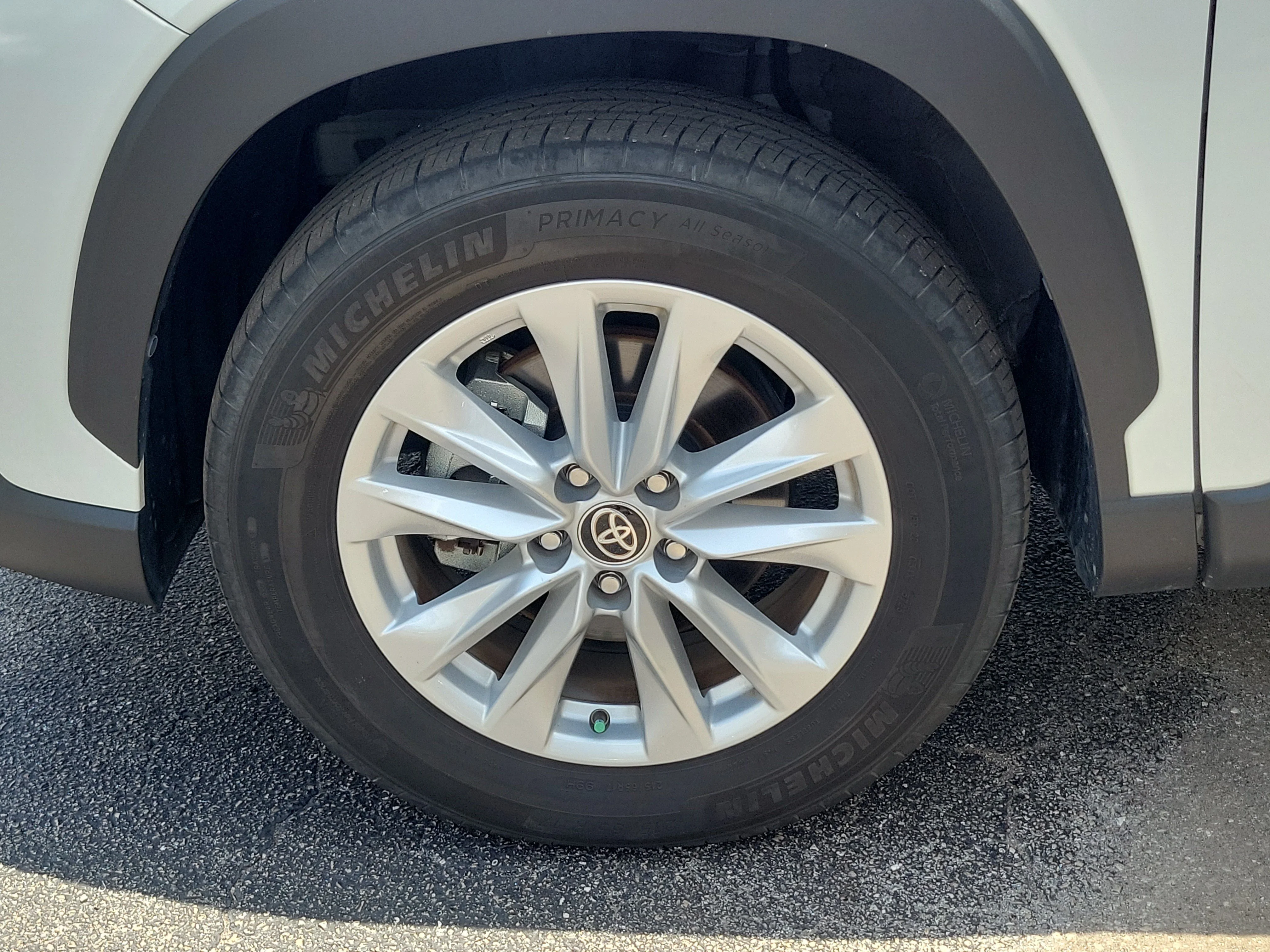 Used 2023 Wind Chill Pearl Toyota LE image 7