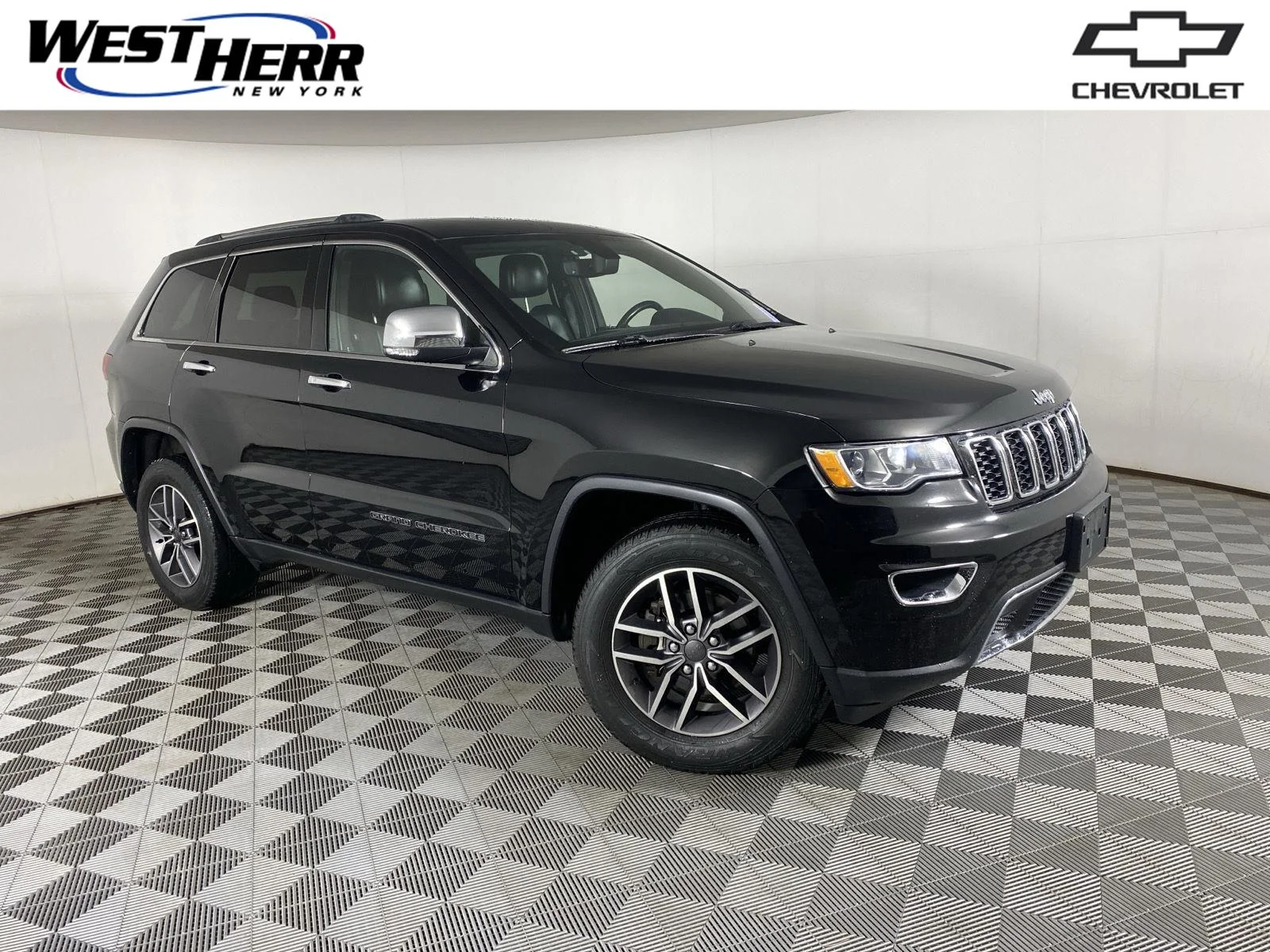 Used 2020 Diamond Black Crystal Pearlcoat Jeep Limited image 1