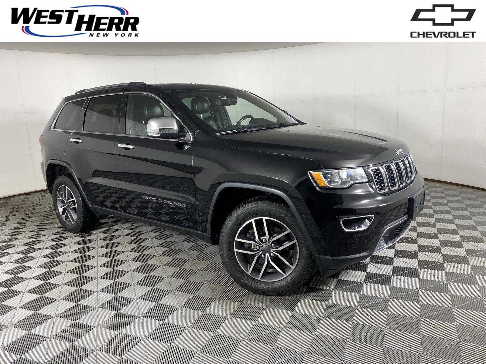 Used 2020 Diamond Black Crystal Pearlcoat Jeep Limited image 1