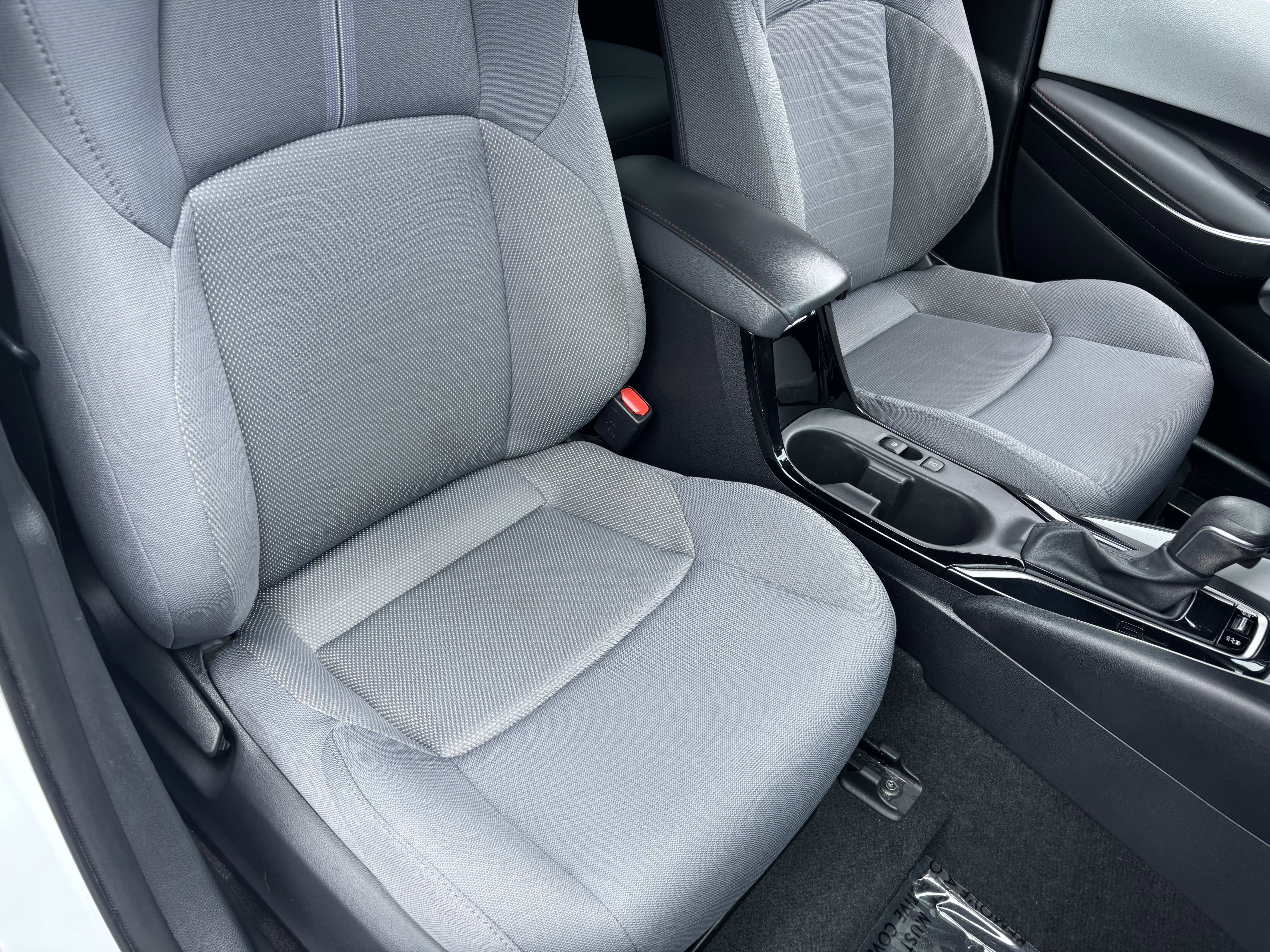 Used 2024 Ice Toyota SE image 9