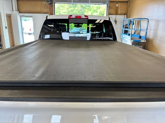 Used 2018 White GMC SLT image 25