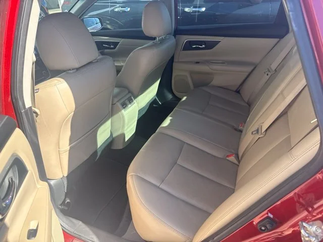 Used 2017 Red Nissan 2.5 SL image 6