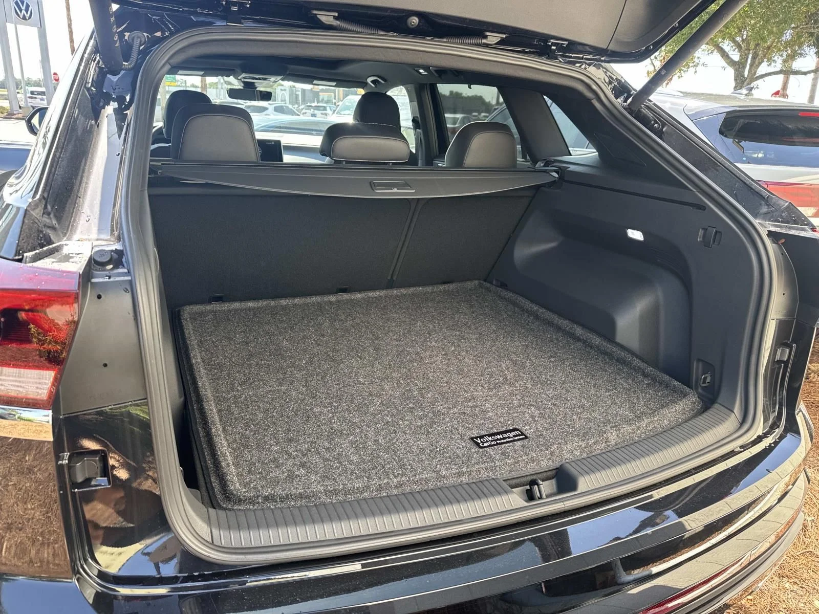 New 2026 Black Volkswagen 2.0T SEL Premium R-Line image 6