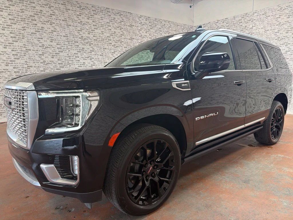 Used 2022 Onyx Black GMC Denali image 3