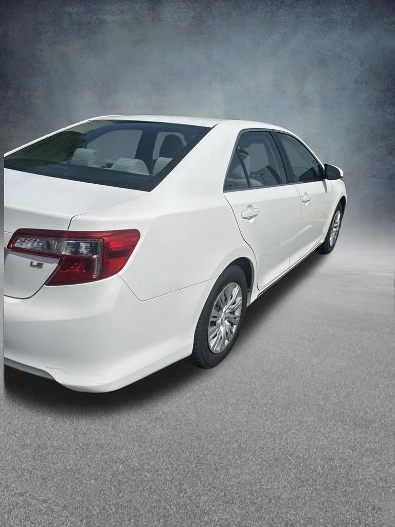 Used 2012 White Toyota LE image 3